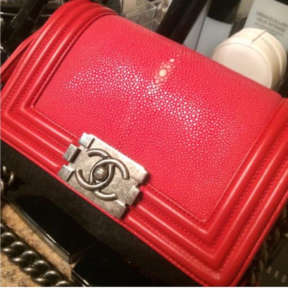 RARE STINGRAY CHANEL BOY BAG - Picture 2 of 15